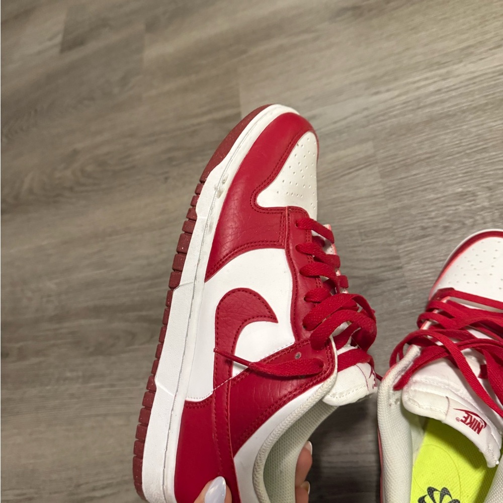 Red nike dunks - Picture 3 of 3